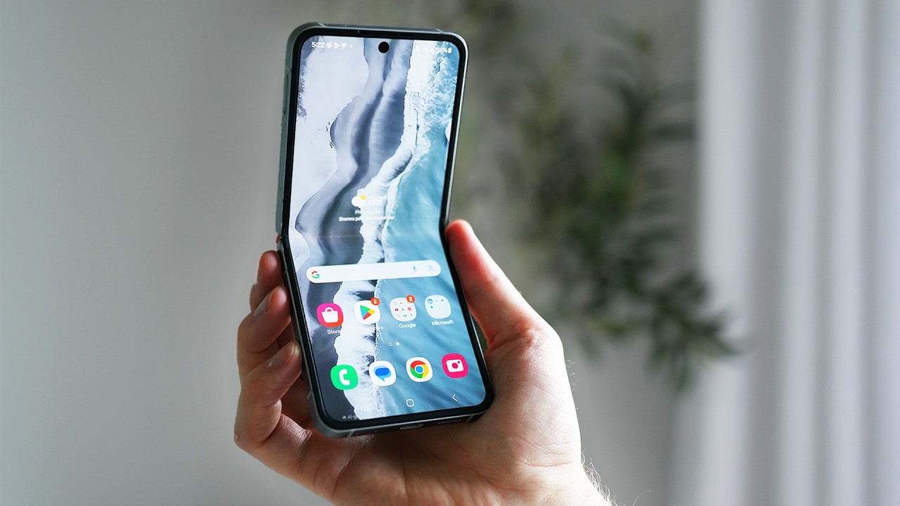 Galaxy Flip 6: 7 Must-Know Features to Embrace in 2025 1 galaxy flip 6