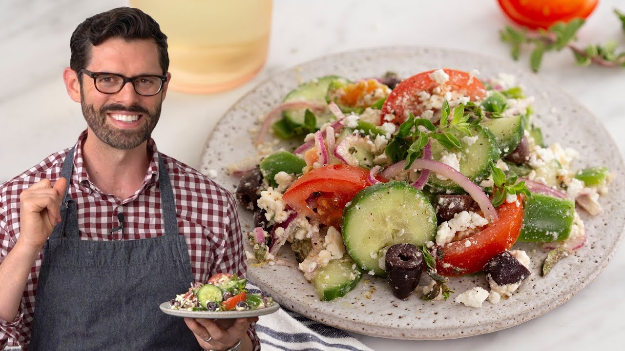 Greek Salad: 7 Fresh Ingredients for a Perfect Summer Dish 1 greek salad