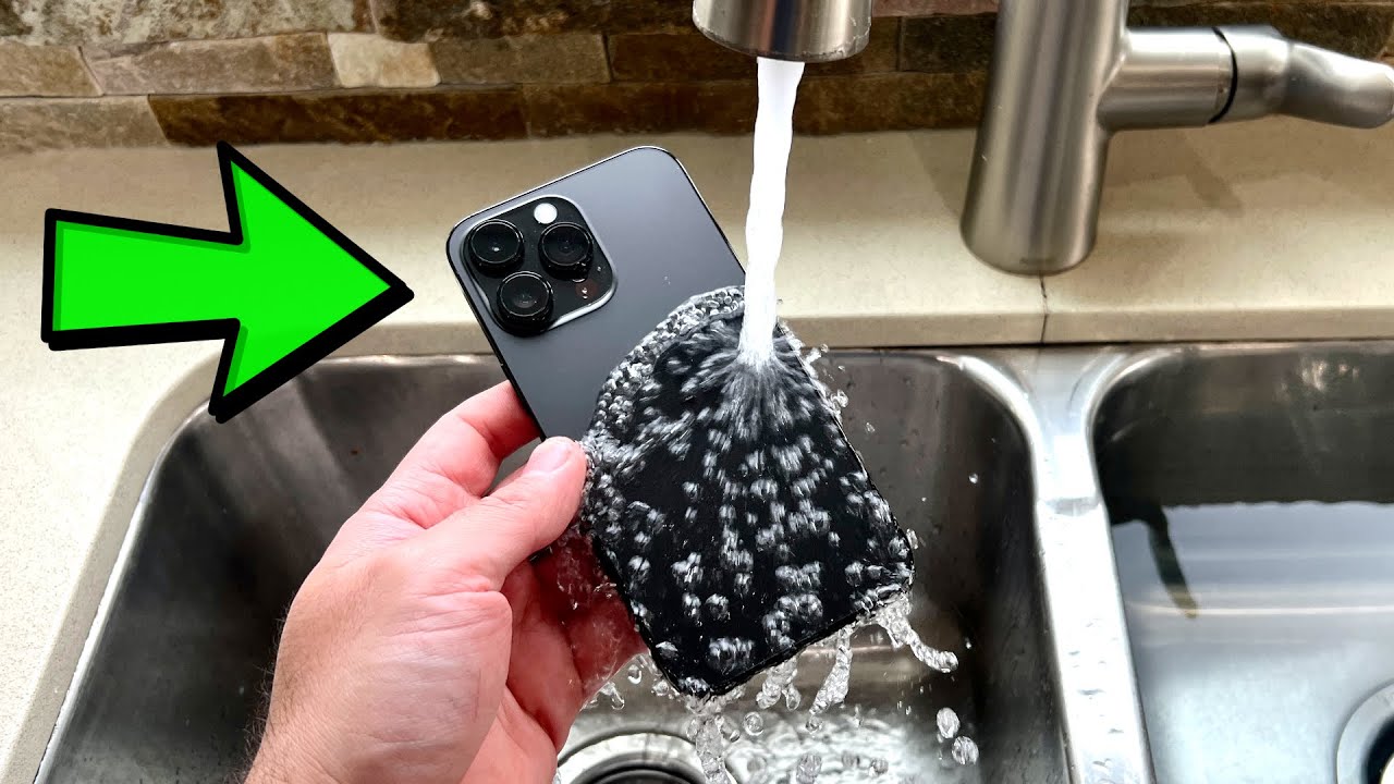 is the iphone 14 waterproof