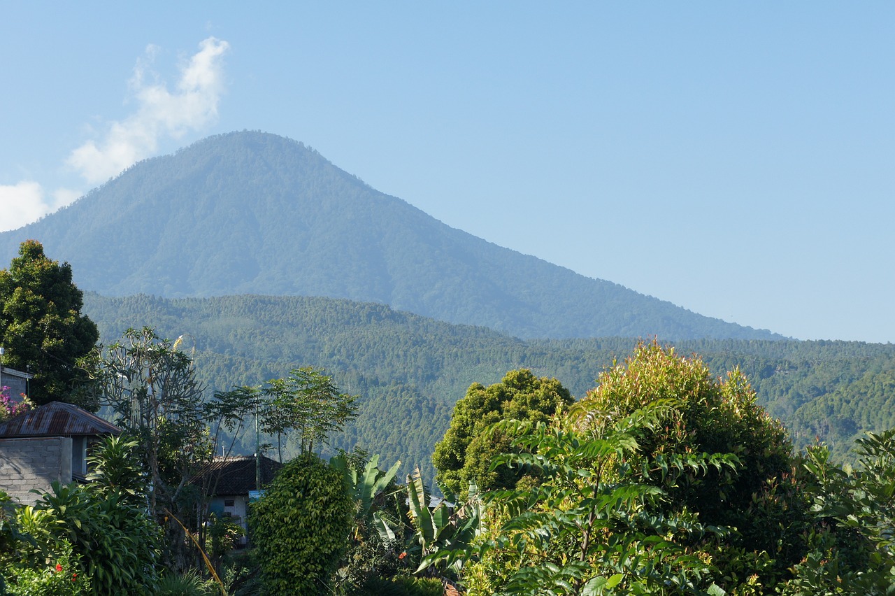 Gunung Padang 5 Misterios Arqueológicos que te Dejarán sin Aliento 1 gunung padang